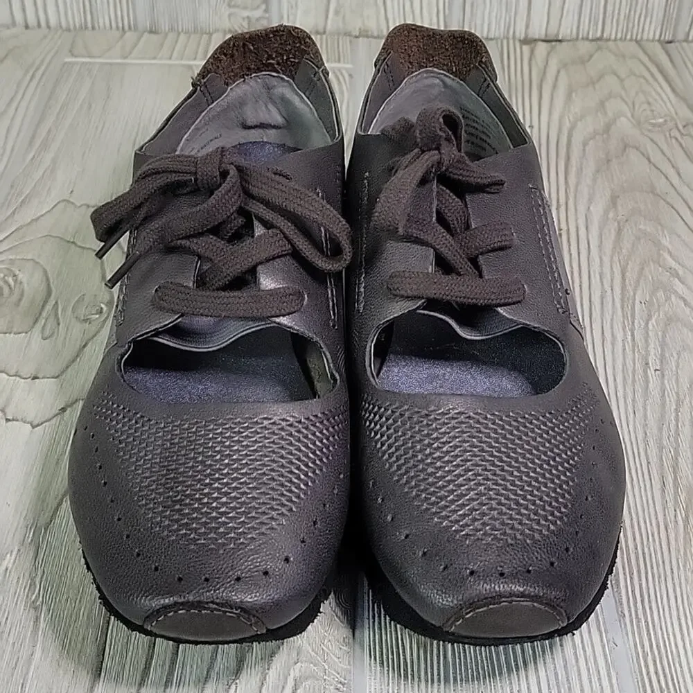 OTBT Star Dust Grey Leather Lace Up Sneakers Womens Size 6.5 NEW